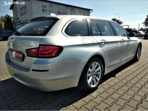 BMW Řada 5 2,0 520d * BI-XENON* KAMERA*