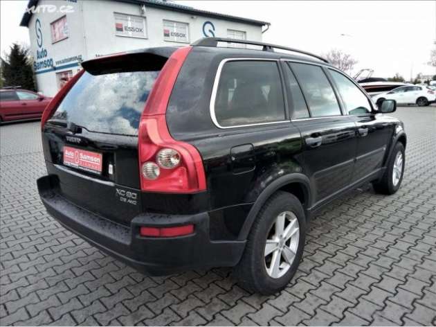 Volvo XC90 2,4 D5 120kW* MANUÁL* VÝHŘEV