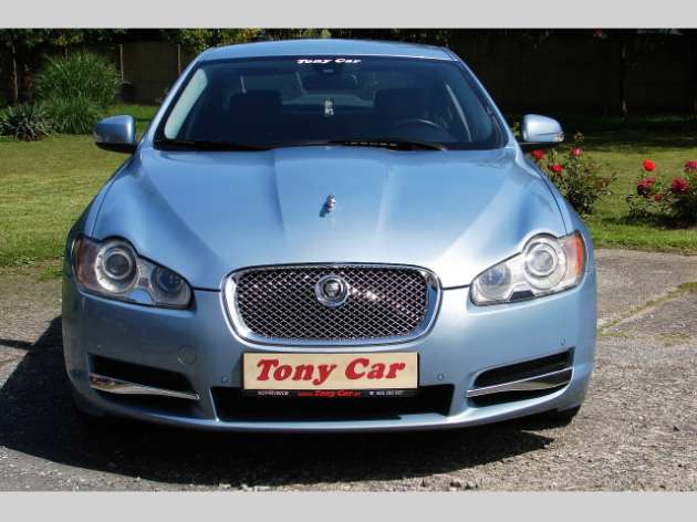 Jaguar XF 2.7D V6 TT 207PS LUXURY ČR