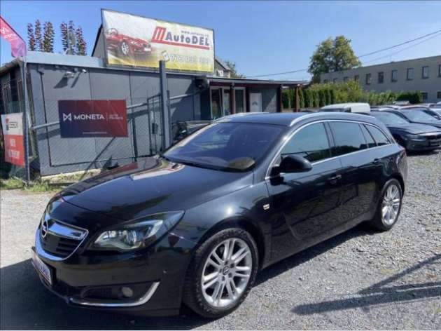 Opel Insignia 2,0 CDTi  Serviska,Kamera,AC