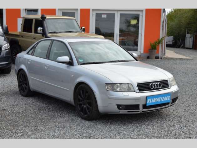 Audi A4 2.4 V6 125kW AT / XENON