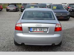 Audi A4 2.4 V6 125kW AT / XENON