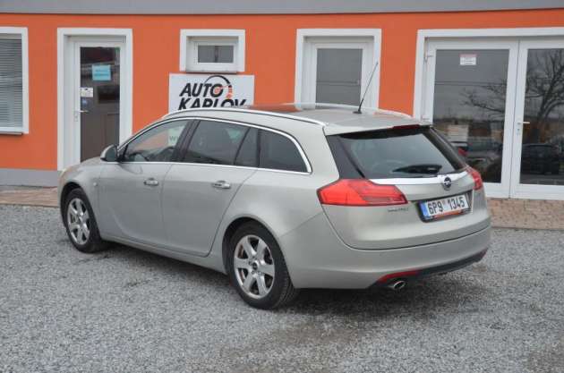 Opel Insignia 2.0 CDTi 118kW Bi-XENON