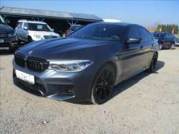 BMW M5 4,4 AT xDrive Individual v zár