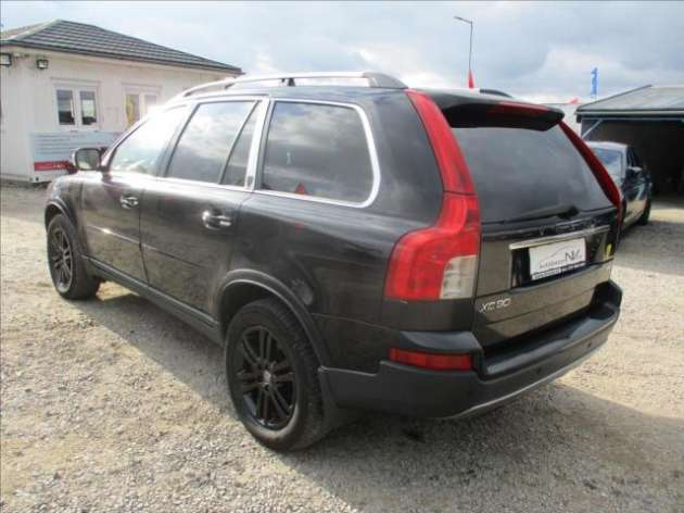 Volvo XC90 2,4 D5 SUMMUM Xenon 7 sedadel