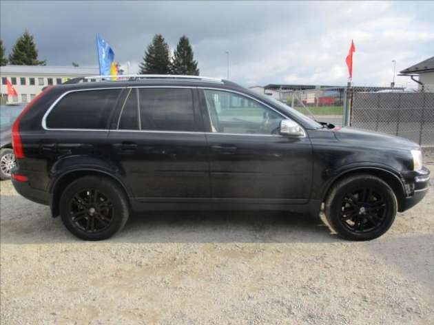 Volvo XC90 2,4 D5 SUMMUM Xenon 7 sedadel