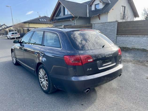 Audi A6 2,4 i, MANUÁL, DOBRÝ STAV