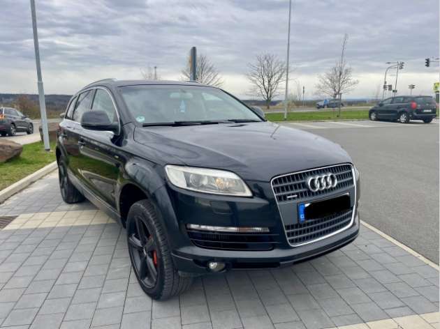 Audi Q7 3,0 , 7 MÍST, TAŽNÉ