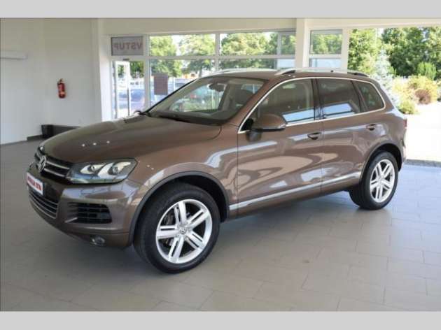 Volkswagen Touareg 3,0 TDI,NAVI,Bi-xen,DSG,4x4,