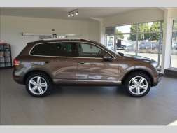 Volkswagen Touareg 3,0 TDI,NAVI,Bi-xen,DSG,4x4,