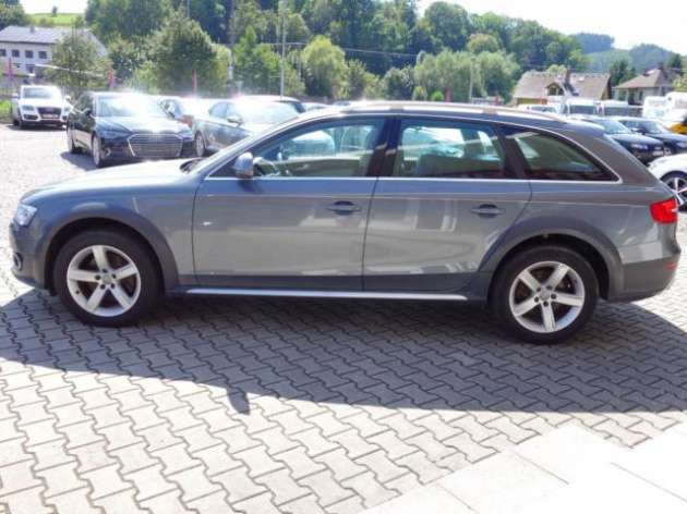 Audi A4 2.0TDI 140kW QUATTRO -NEZ.TOP!