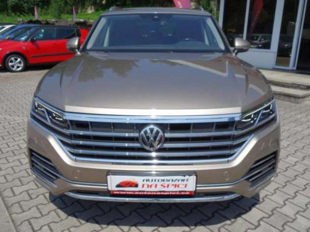 Volkswagen Touareg 3.0TDI 210kW 4MOT -1.MAJITEL