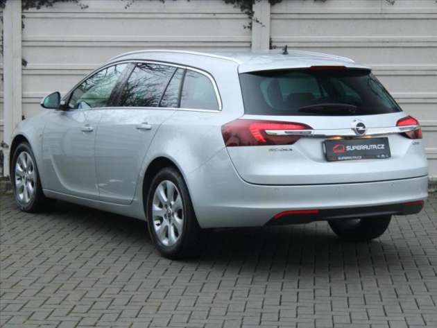 Opel Insignia 2,0 CDTi Cosmo ČR 2.maj  Sport