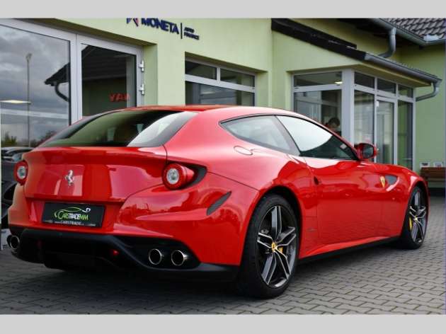 Ferrari FF 6.3 486kW V12 KERAMIKA DPH ČR