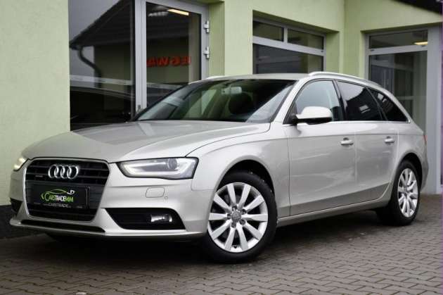 Audi A4 2.0TDi 130kW Q STRONIC NAVI ČR