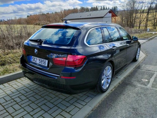 BMW Řada 5 3,0 530d Touring Modern Line