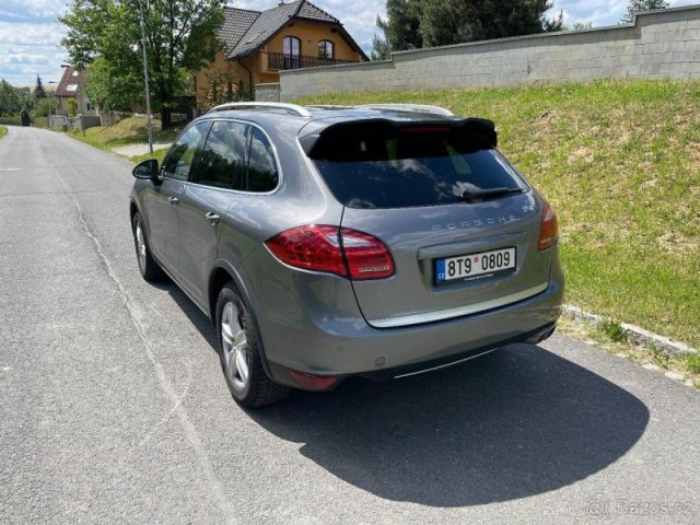 Porsche Cayenne 3,0   Porsche Cayenne