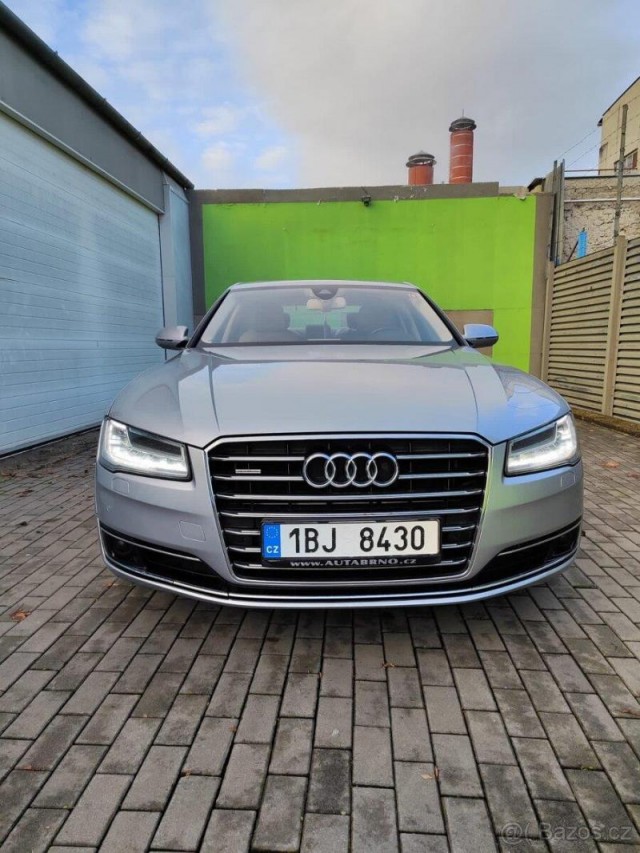 Audi A8 4,2   A8 - Luxusní výbava