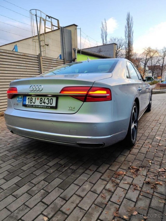 Audi A8 4,2   A8 - Luxusní výbava