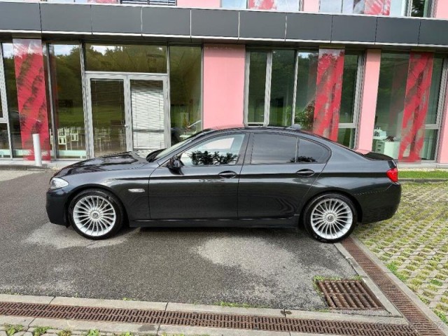 BMW Řada 5 3,0 528i  F10 528i (objem tříl