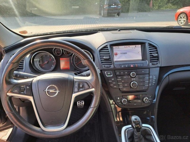 Opel Insignia 2,0   Opel Insignia