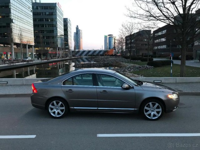 Volvo S80 3,2   (P3), 3.2i 175kW AWD