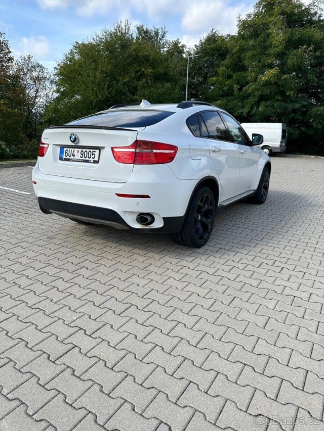 BMW X6 3,0   BMW X6 XDRIVE 40D