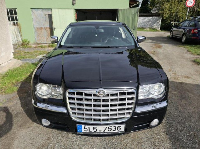 Chrysler 300C 3,0 L CRD V6  Chrysler 300C V6