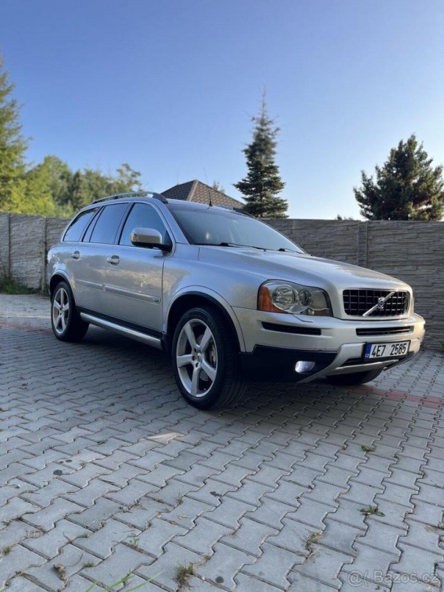 Volvo XC90 2,5   Volvo XC90