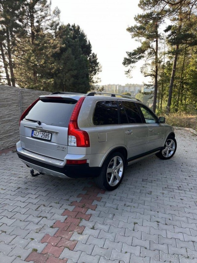 Volvo XC90 2,5   Volvo XC90