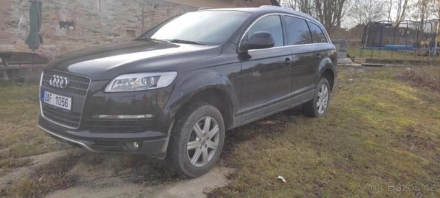 Audi Q7 3,0   Prodám Audi Q7 TDi, 176 