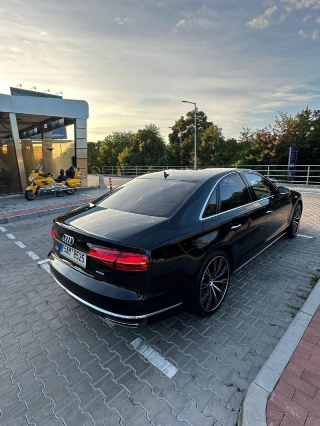 Audi A8 3,0   Auto v perfektní stavu