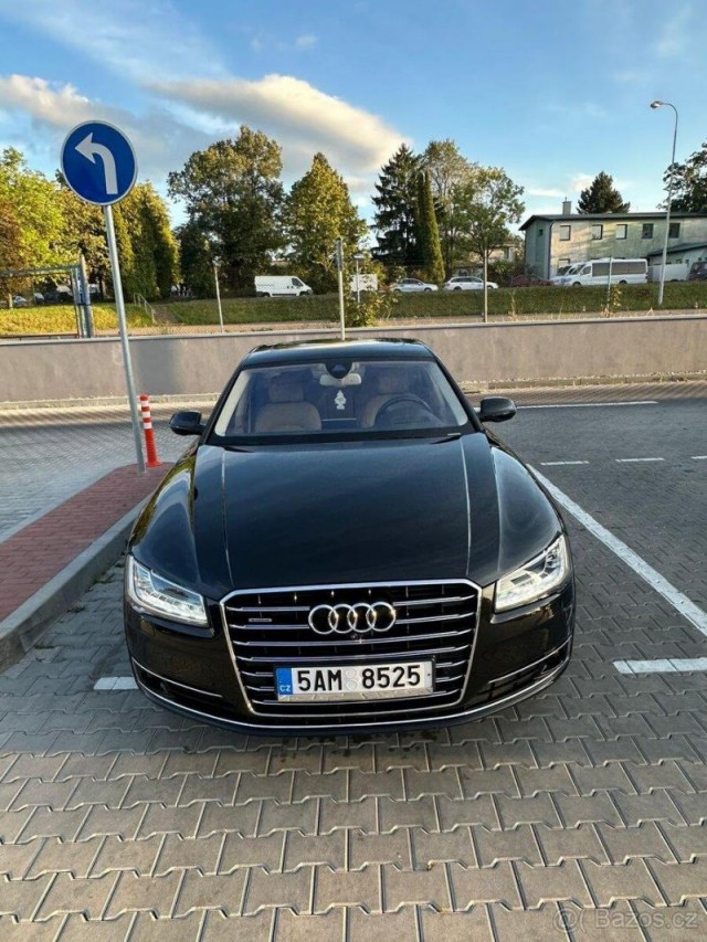 Audi A8 3,0   Auto v perfektní stavu