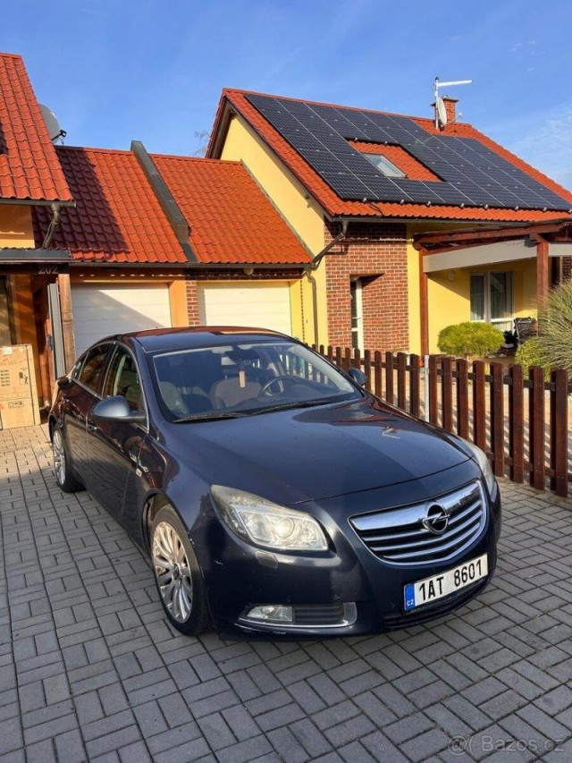 Opel Insignia 2,0   Opel Insignia