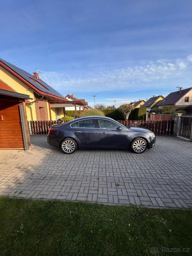 Opel Insignia 2,0   Opel Insignia