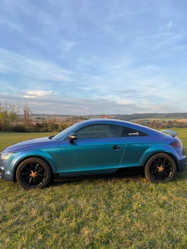 Audi TT 2,0   AUDI TT TDI QUATTRO