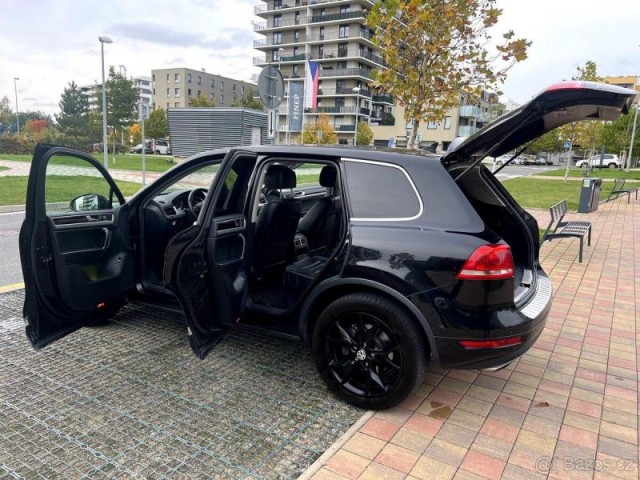 Volkswagen Touareg 3,0   Volkswagen Touareg V6