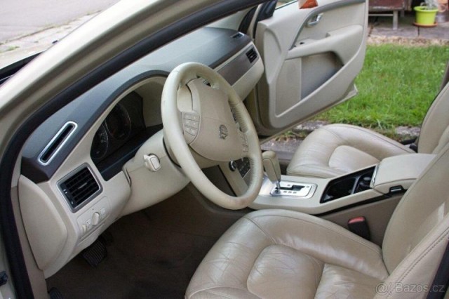 Volvo S80 