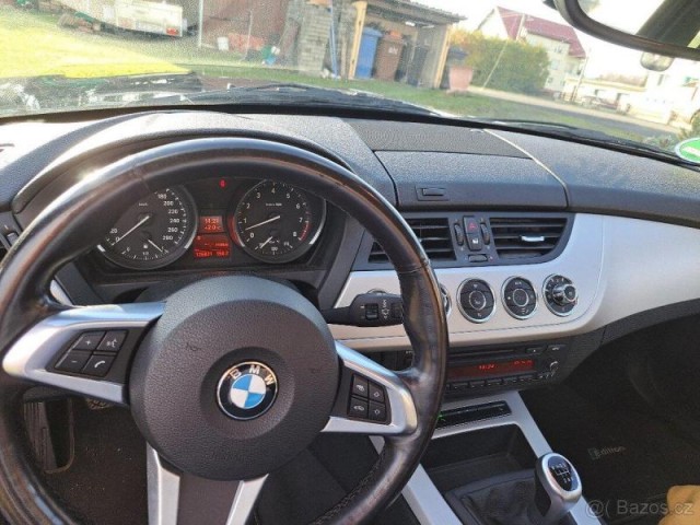 BMW Z4 2,5   150Kw, manuál,6 válec