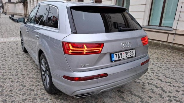 Audi Q7 S-line, 210kw, Matrix světla,