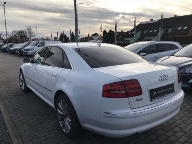 Audi A8 3,0 TDI DPF quattro tiptronic